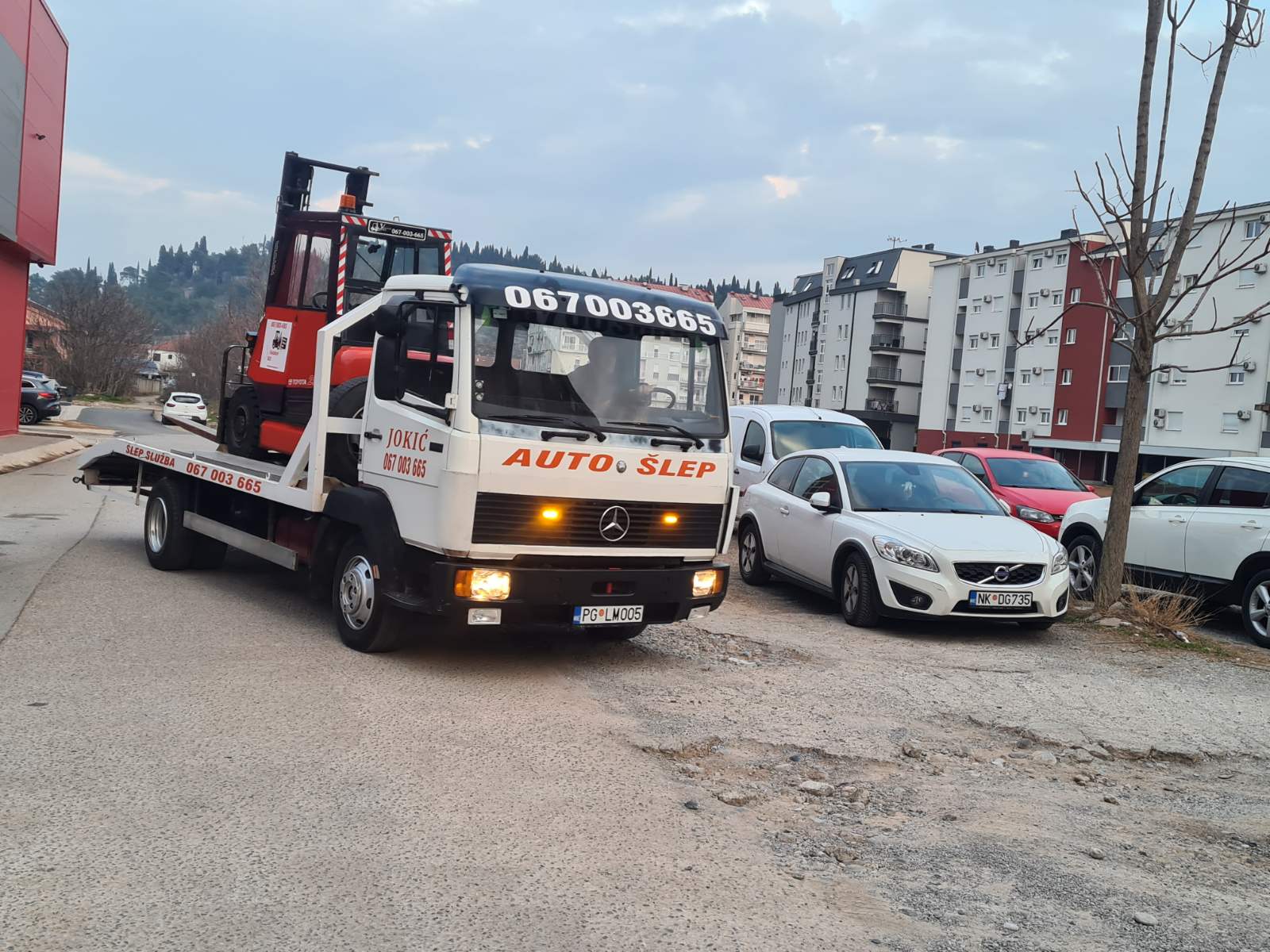 Utovar i istovar viljuškarom, iznajmljivanje viljuškara, platforme – Podgorica, Budva, Tivat, Bar, Kotor, Herceg Novi – Crna Gora423234