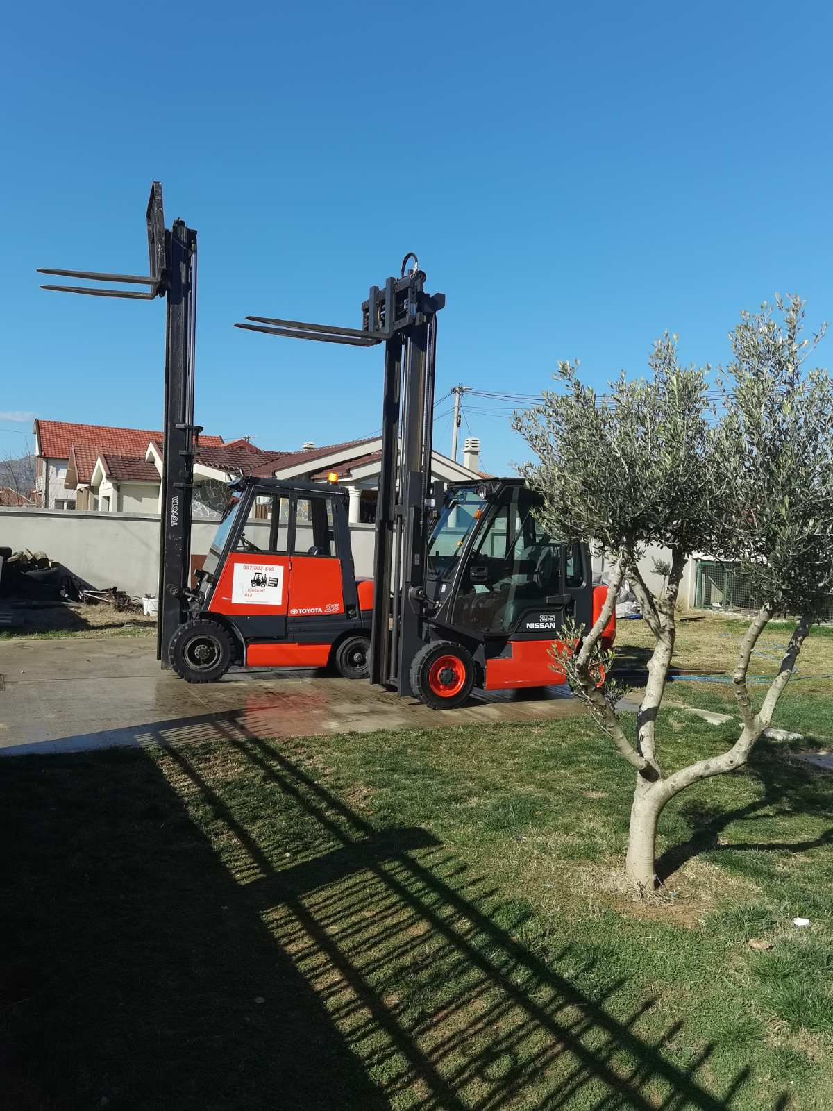 Utovar i istovar viljuškarom, iznajmljivanje viljuškara, platforme – Podgorica, Budva, Tivat, Bar, Kotor, Herceg Novi – Crna Gora4342